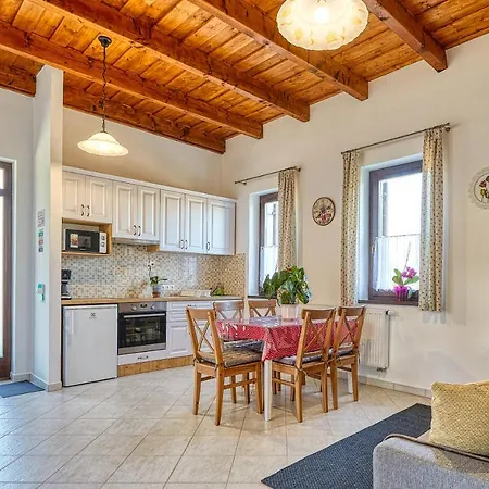 Apartment Rozsabarack Vendeghazak