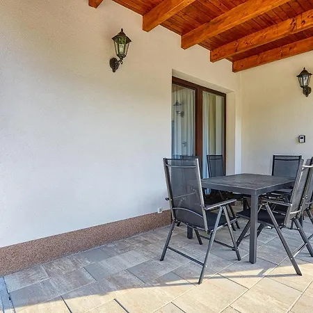 Rozsabarack Vendeghazak Apartment