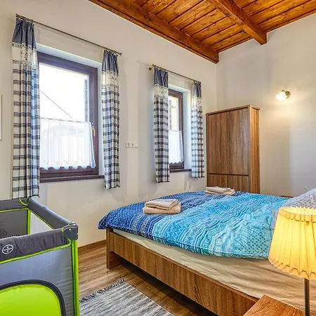 Rozsabarack Vendeghazak 公寓 *