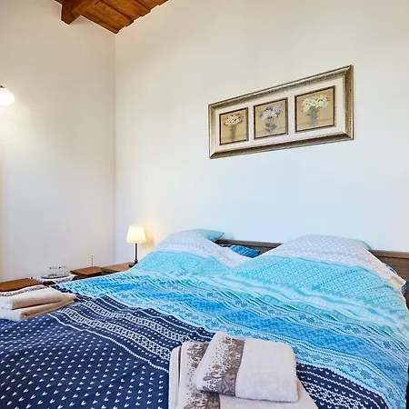 Rozsabarack Vendeghazak Apartment