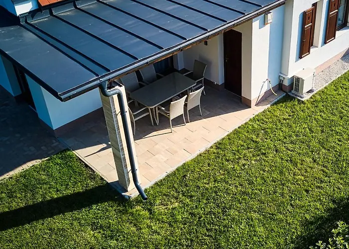 Apartment Rozsabarack Vendeghazak *