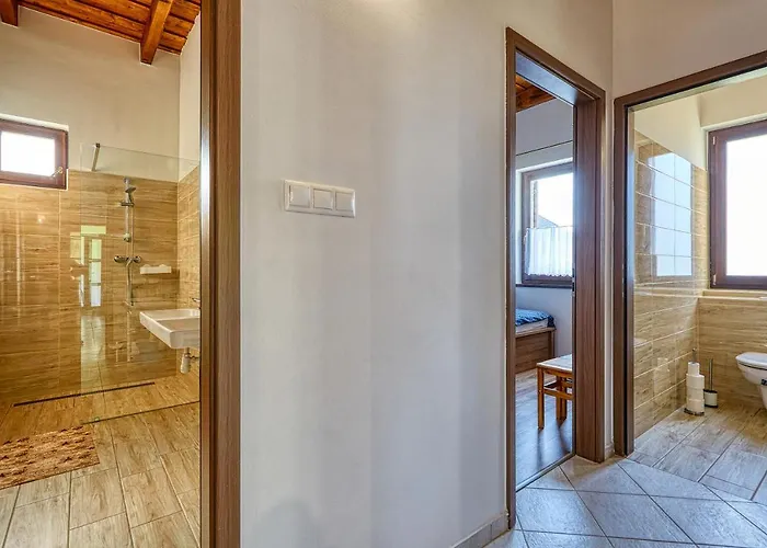 Rozsabarack Vendeghazak Apartment Hegyko