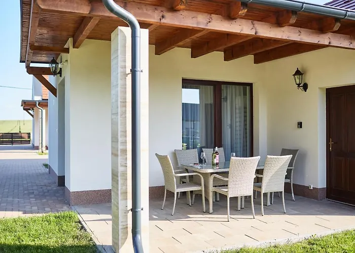 Rozsabarack Vendeghazak * Hegyko